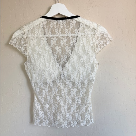 UO Kimchi Blue Cream Lace V Neck Babydoll Sheer Bow Cap Sleeve Blouse Top Medium - Picture 4 of 6